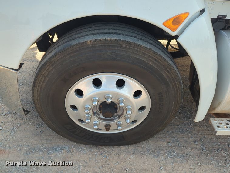 image for item MY9311 2012 Kenworth T270  truck cab and chassis