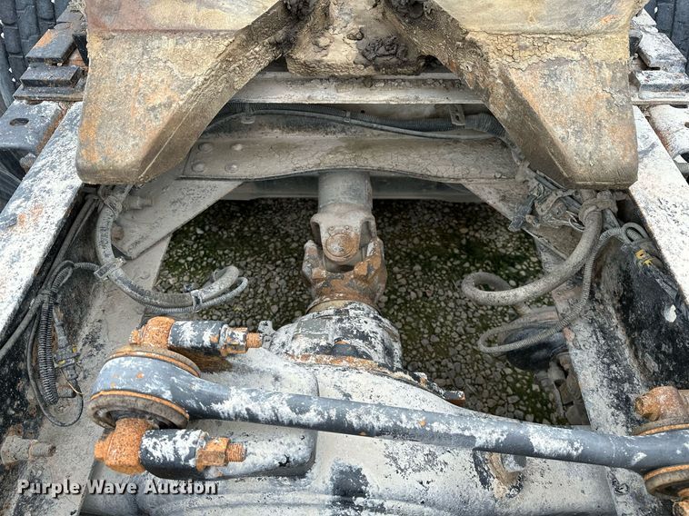 image for item OG9007 2000 Volvo VNM6  semi truck