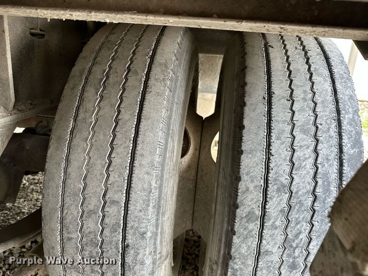 image for item OG9012 2000 Trailmobile F7CT  drop deck trailer