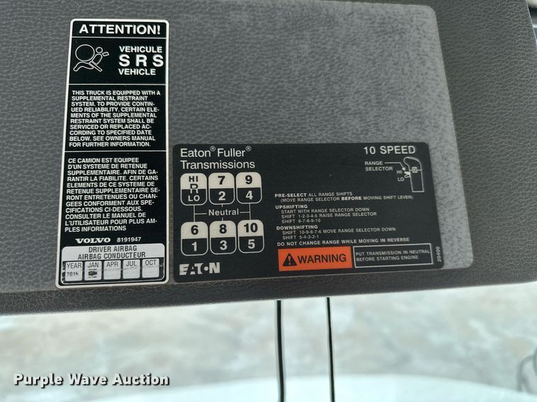 image for item OG9013 2006 Volvo VNL  semi truck