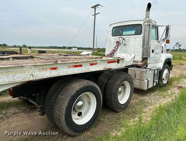 image for item OG9024 1992 Ford LTA9000  semi truck