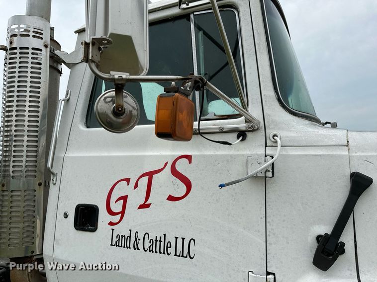 image for item OG9024 1992 Ford LTA9000  semi truck