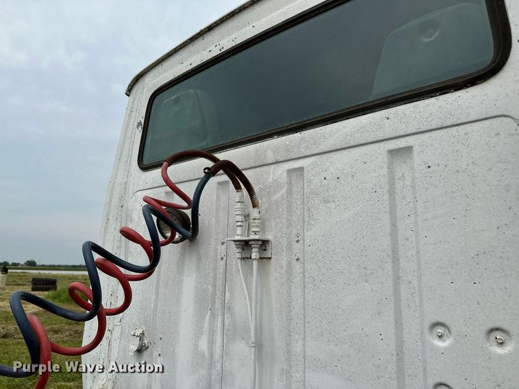 image for item OG9024 1992 Ford LTA9000  semi truck