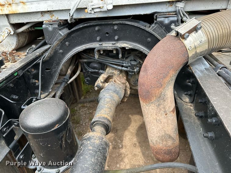 image for item OG9024 1992 Ford LTA9000  semi truck