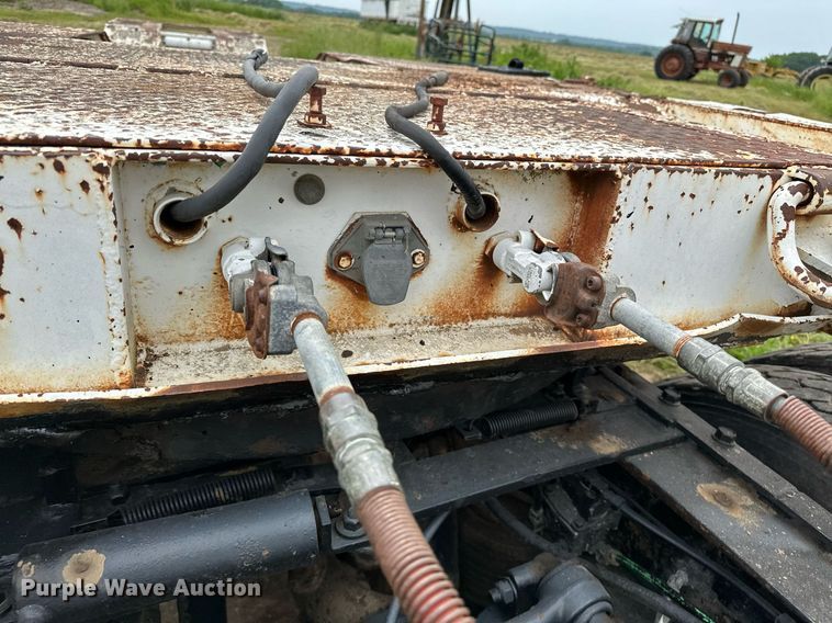 image for item OG9024 1992 Ford LTA9000  semi truck