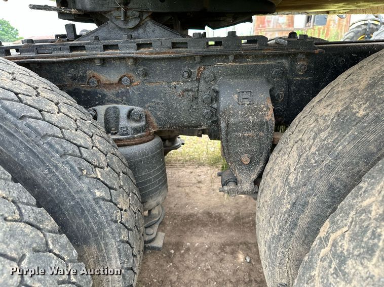 image for item OG9024 1992 Ford LTA9000  semi truck