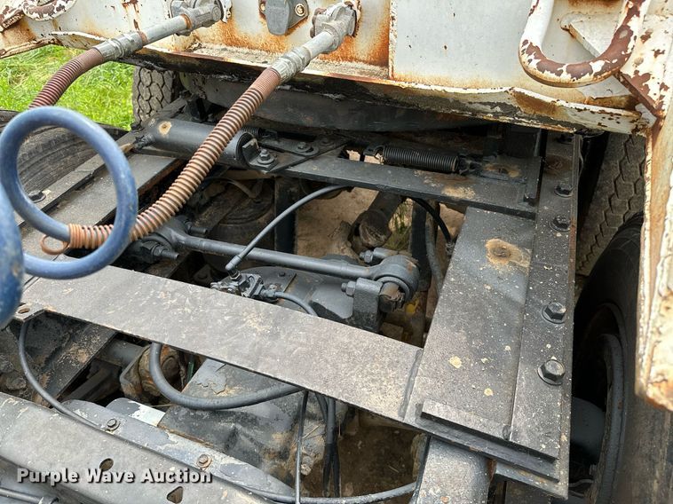 image for item OG9024 1992 Ford LTA9000  semi truck