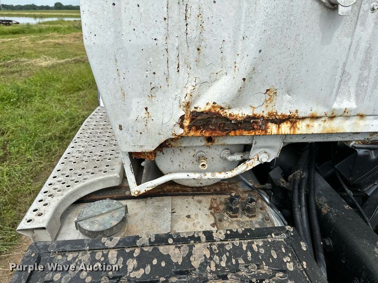 image for item OG9024 1992 Ford LTA9000  semi truck