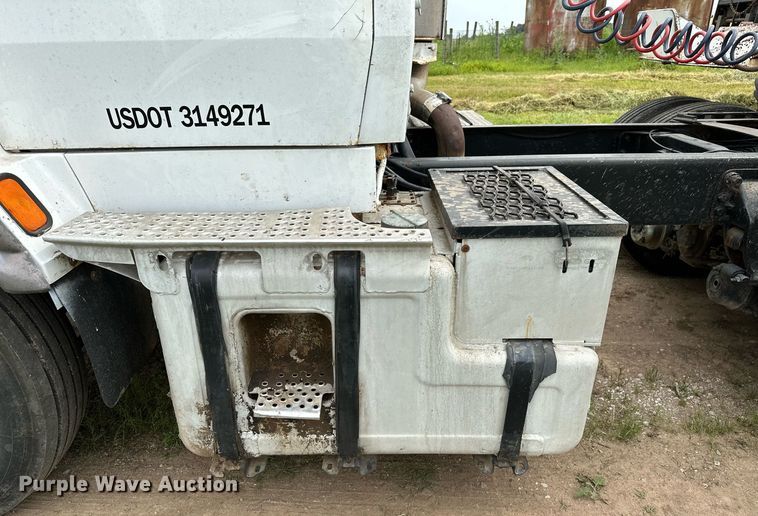 image for item OG9024 1992 Ford LTA9000  semi truck