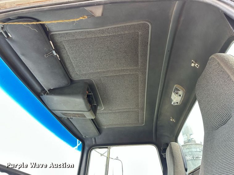 image for item OG9024 1992 Ford LTA9000  semi truck