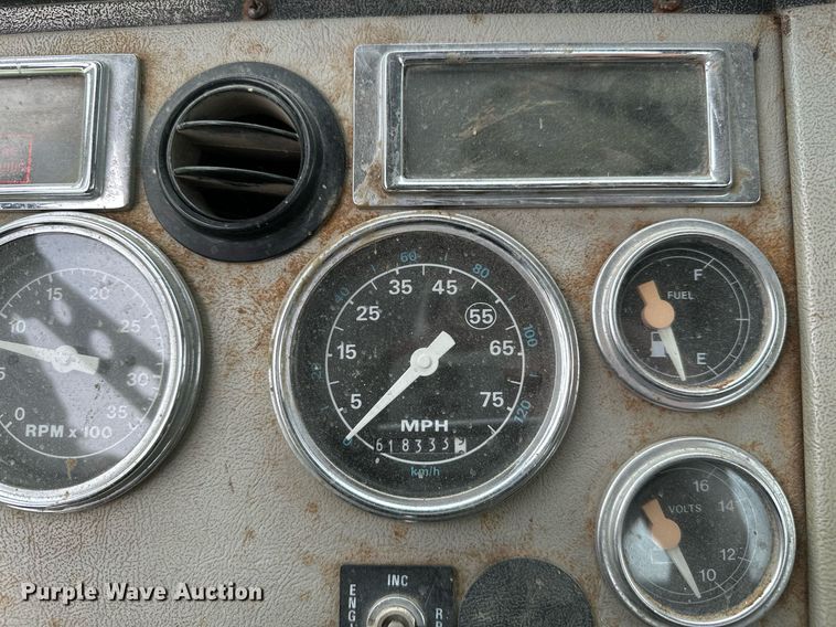 image for item OG9024 1992 Ford LTA9000  semi truck