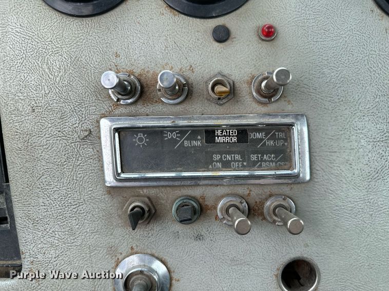 image for item OG9024 1992 Ford LTA9000  semi truck