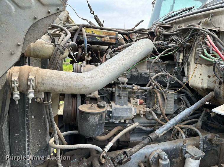 image for item OG9024 1992 Ford LTA9000  semi truck