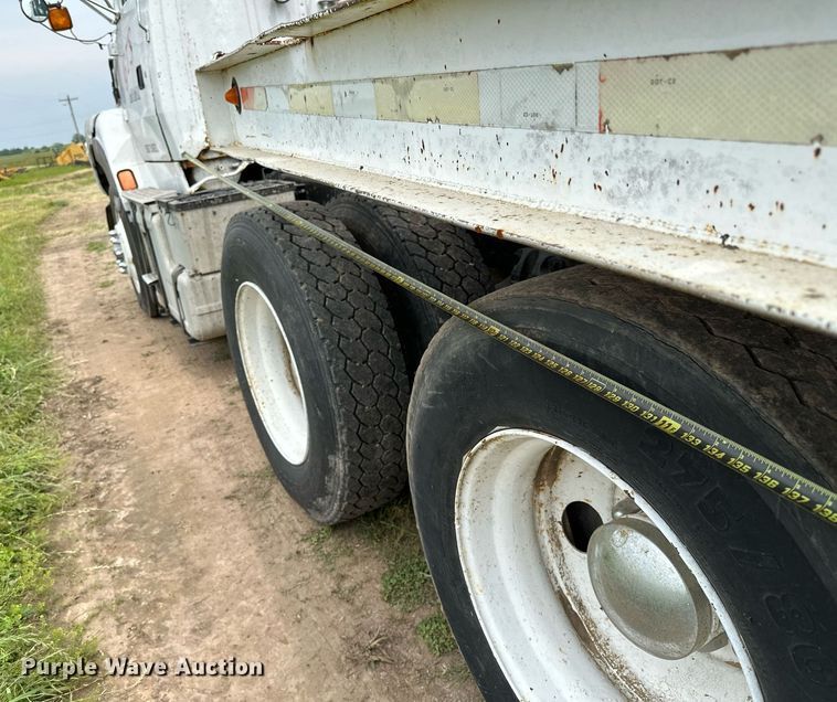 image for item OG9024 1992 Ford LTA9000  semi truck