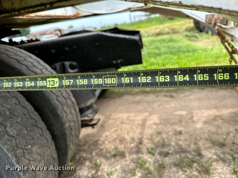 image for item OG9024 1992 Ford LTA9000  semi truck