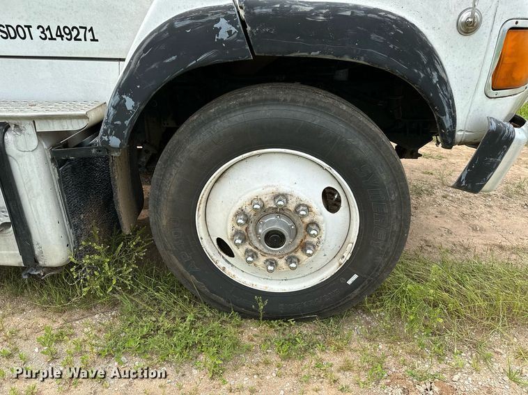 image for item OG9024 1992 Ford LTA9000  semi truck