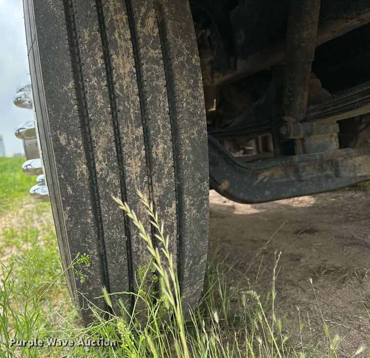 image for item OG9024 1992 Ford LTA9000  semi truck