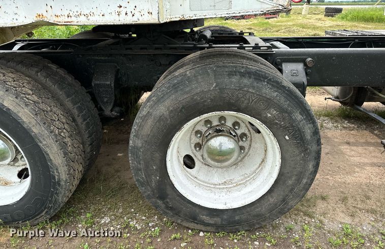 image for item OG9024 1992 Ford LTA9000  semi truck