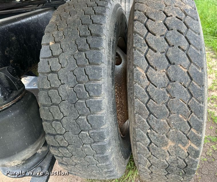 image for item OG9024 1992 Ford LTA9000  semi truck