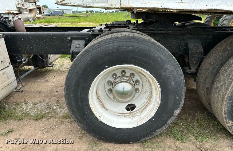 image for item OG9024 1992 Ford LTA9000  semi truck