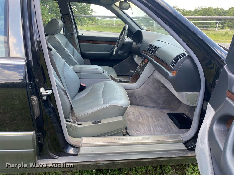 image for item DI7773 1995 Mercedes Benz S420