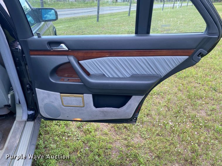 image for item DI7773 1995 Mercedes Benz S420