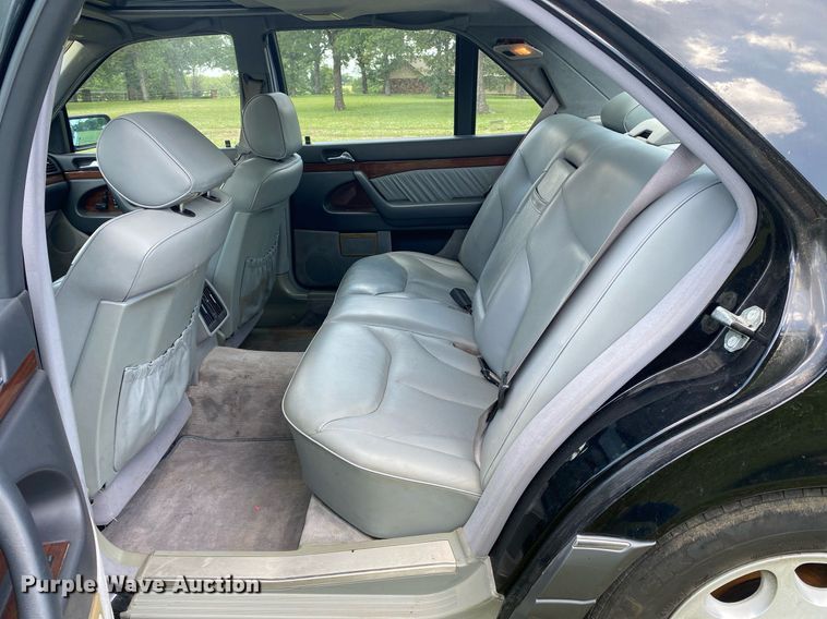 image for item DI7773 1995 Mercedes Benz S420