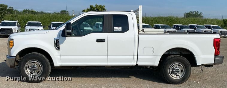 image for item DI7774 2017 Ford F250 Super Duty  SuperCab pickup truck