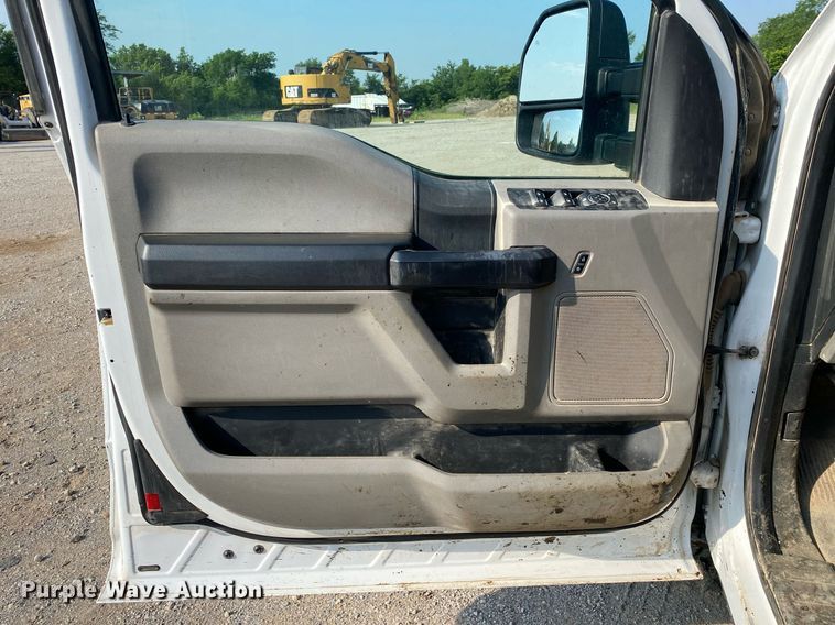 image for item DI7774 2017 Ford F250 Super Duty  SuperCab pickup truck