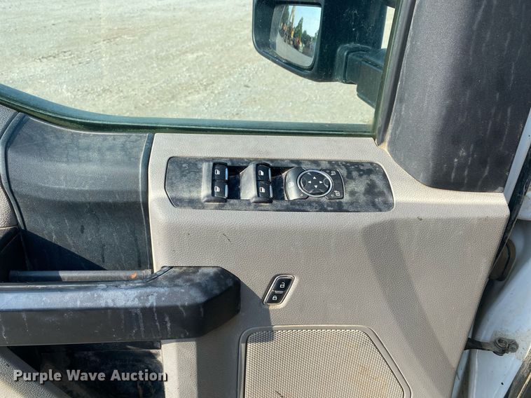 image for item DI7774 2017 Ford F250 Super Duty  SuperCab pickup truck