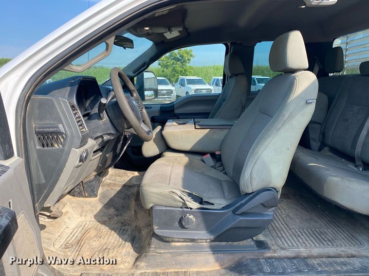 image for item DI7774 2017 Ford F250 Super Duty  SuperCab pickup truck