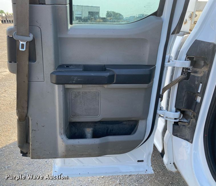 image for item DI7774 2017 Ford F250 Super Duty  SuperCab pickup truck