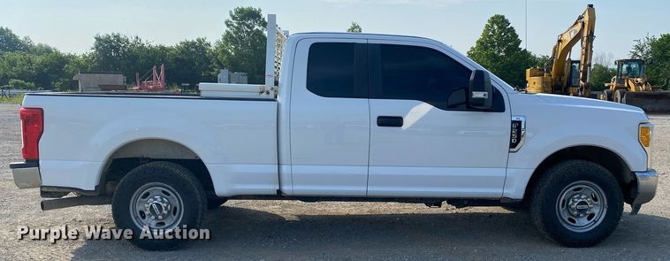 image for item DI7775 2017 Ford F250 Super Duty  SuperCab pickup truck