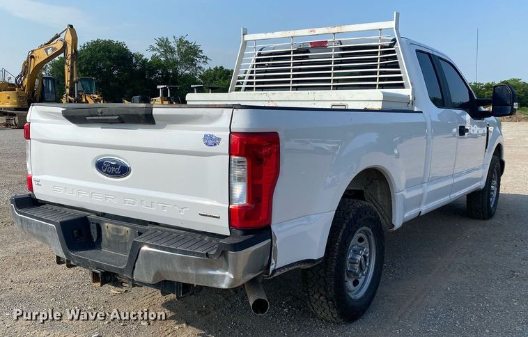 image for item DI7775 2017 Ford F250 Super Duty  SuperCab pickup truck