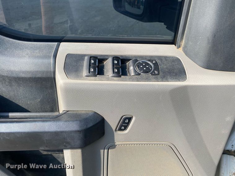 image for item DI7775 2017 Ford F250 Super Duty  SuperCab pickup truck