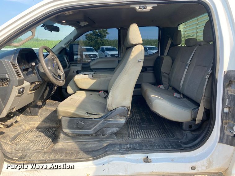 image for item DI7775 2017 Ford F250 Super Duty  SuperCab pickup truck