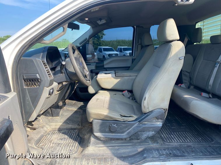 image for item DI7775 2017 Ford F250 Super Duty  SuperCab pickup truck