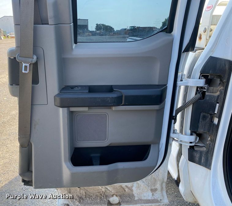 image for item DI7775 2017 Ford F250 Super Duty  SuperCab pickup truck