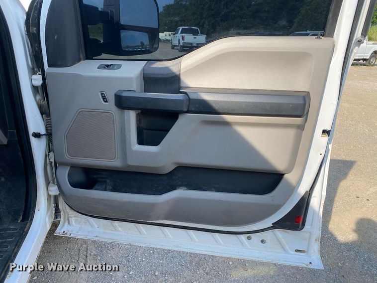 image for item DI7775 2017 Ford F250 Super Duty  SuperCab pickup truck