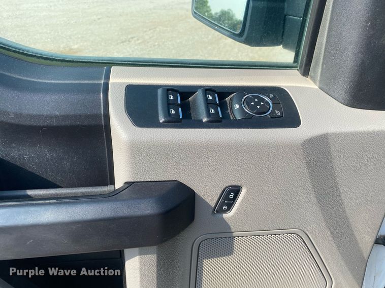 image for item DI7776 2016 Ford F150  SuperCrew pickup truck