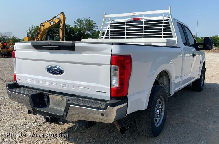 image for item DI7780 2019 Ford F250 Super Duty  SuperCab pickup truck