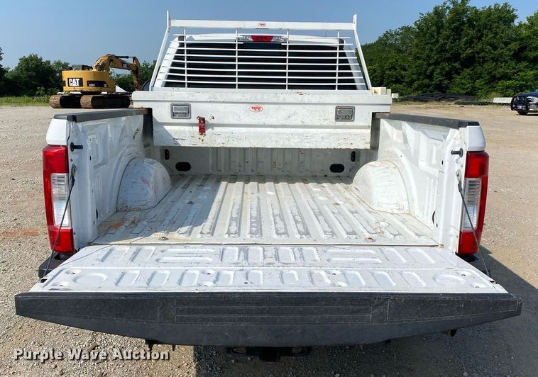 image for item DI7780 2019 Ford F250 Super Duty  SuperCab pickup truck