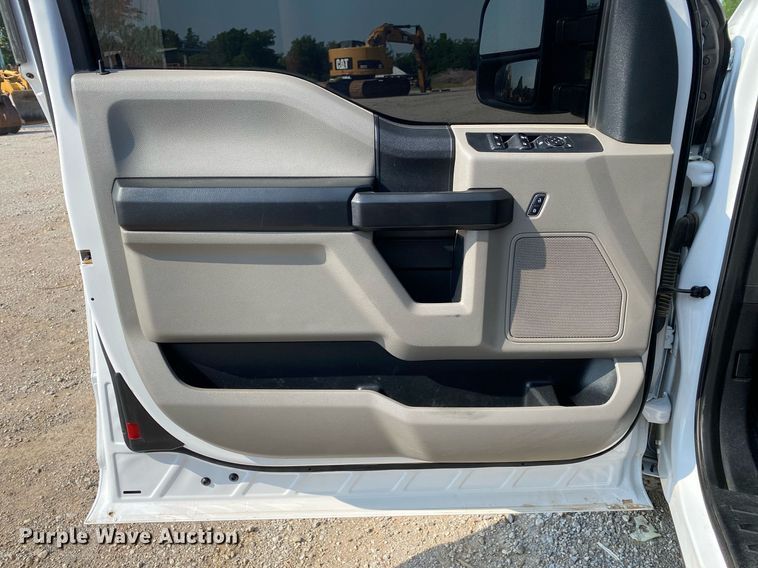 image for item DI7780 2019 Ford F250 Super Duty  SuperCab pickup truck