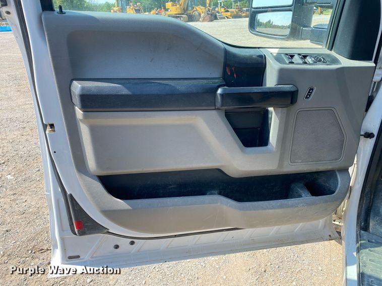 image for item DI7783 2017 Ford F250 Super Duty  SuperCab pickup truck