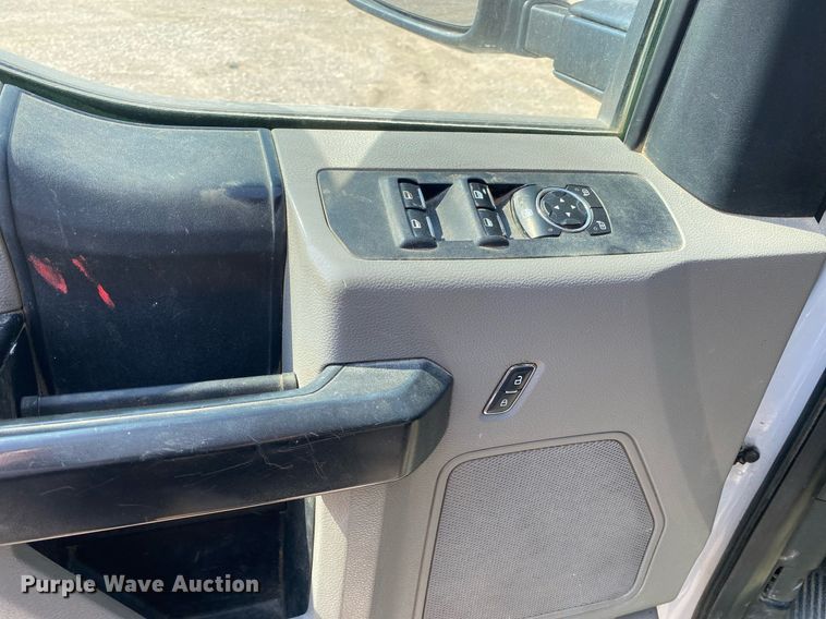 image for item DI7783 2017 Ford F250 Super Duty  SuperCab pickup truck