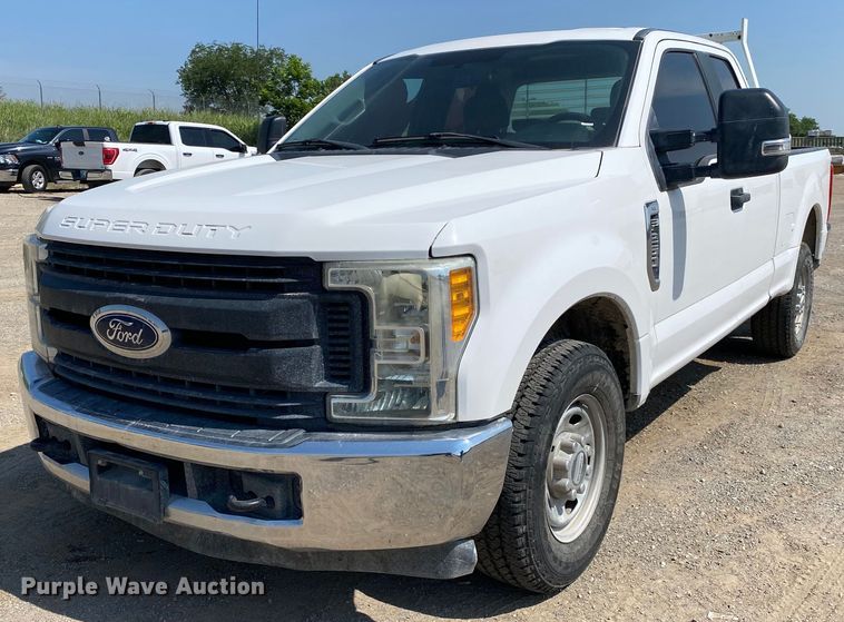 image for item DI7786 2017 Ford F250 Super Duty  SuperCab pickup truck