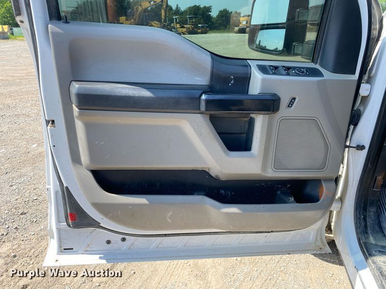 image for item DI7786 2017 Ford F250 Super Duty  SuperCab pickup truck