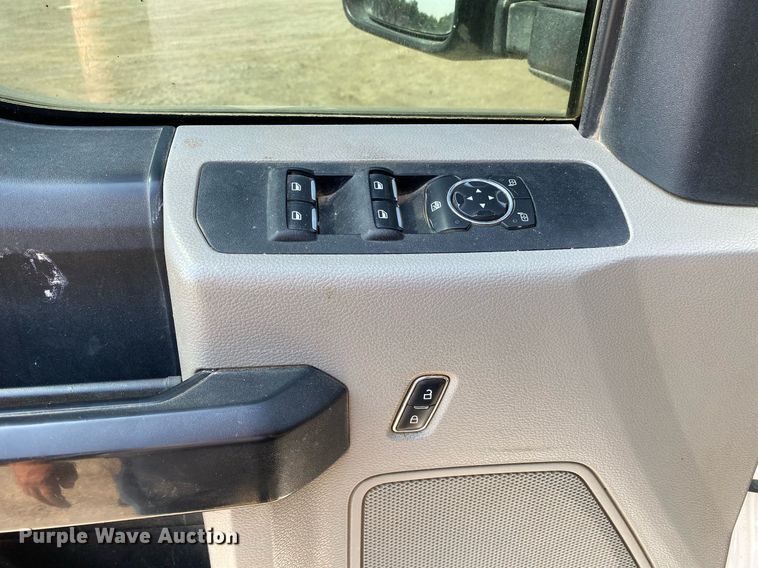 image for item DI7786 2017 Ford F250 Super Duty  SuperCab pickup truck