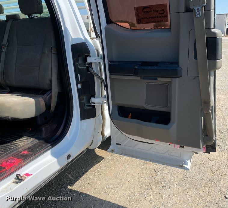 image for item DI7786 2017 Ford F250 Super Duty  SuperCab pickup truck