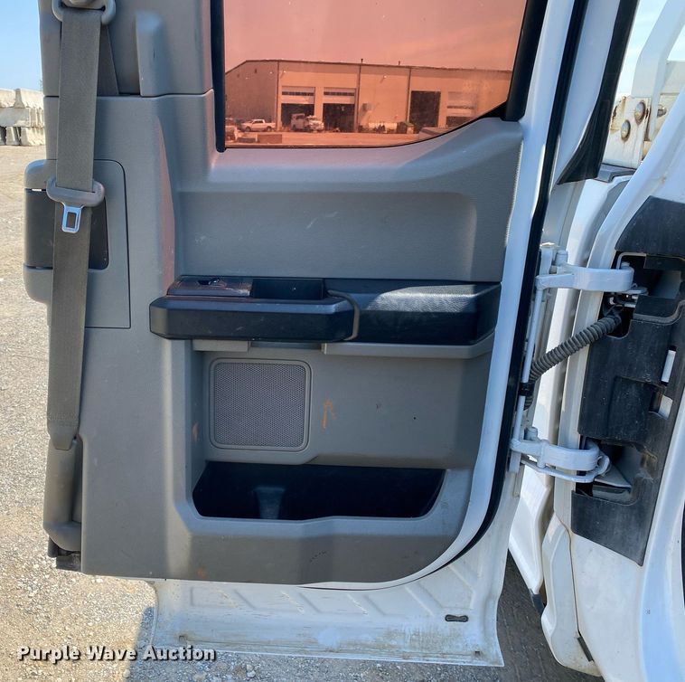 image for item DI7786 2017 Ford F250 Super Duty  SuperCab pickup truck